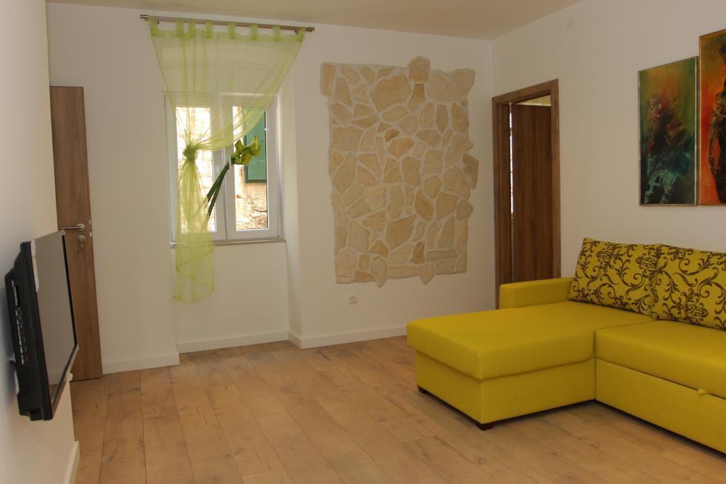 Apartment House Vitaic Supetar Room photo